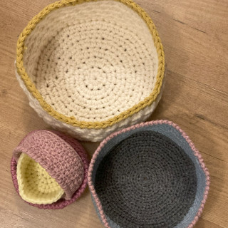 Learn to crochet amigurumi bowls