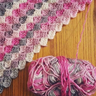 Learn to crochet a corner to corner square