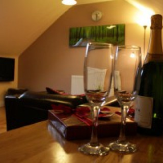 Laura's Loft - self catering for couples - COVID SECURE